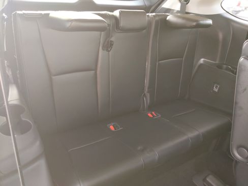 Certified 2022 Toyota Highlander Platinum image 32