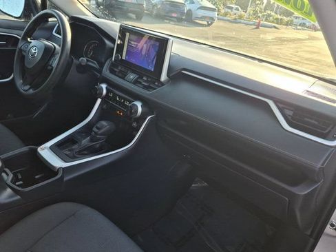 Used 2025 Toyota RAV4 XLE FWD image 6