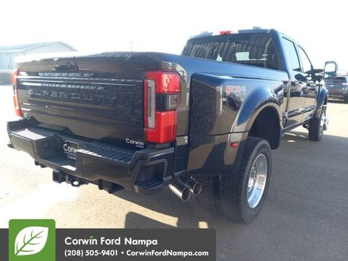 New 2026 Ford F450 Platinum w/ FX4 Off-Road Package image 3