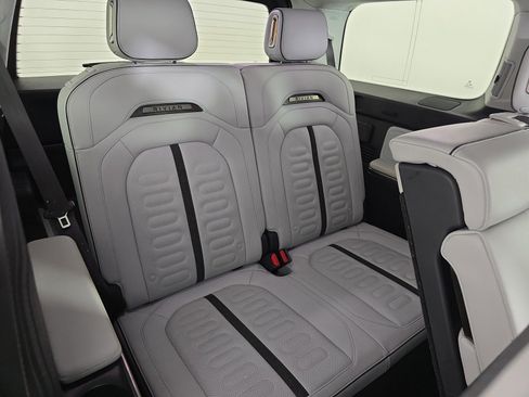 Used 2023 Rivian R1S Adventure image 34