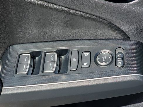 Used 2023 Honda Civic Touring image 32