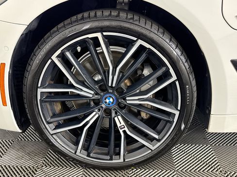 Used 2023 BMW 530e w/ M Sport Package image 37