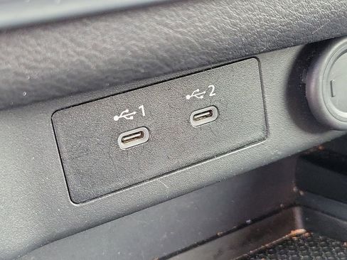 Used 2025 Nissan Rogue SV image 28