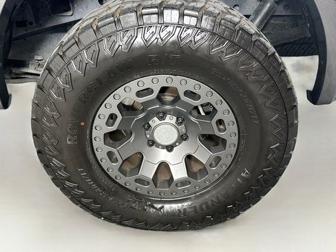 Used 2016 Ford F150 XLT w/ Equipment Group 302A Luxury AWD/4WD image 11
