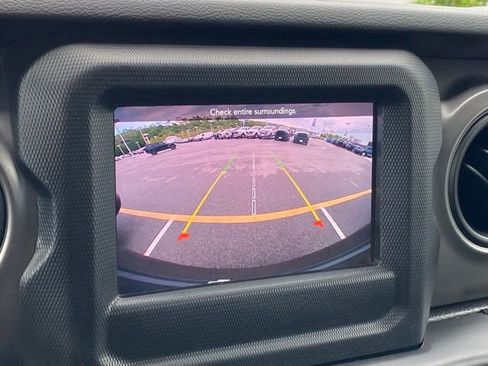 Used 2022 Jeep Wrangler Unlimited Sport AWD/4WD image 15