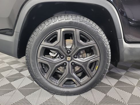 Used 2024 Rivian R1T Adventure Dual AWD/4WD image 12