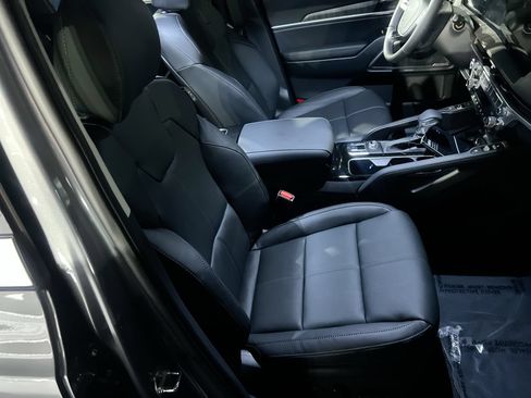 Used 2023 Kia Telluride EX w/ EX Captain's Chair Package FWD image 29