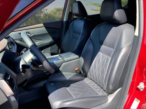 Used 2023 Nissan Rogue Platinum FWD image 21