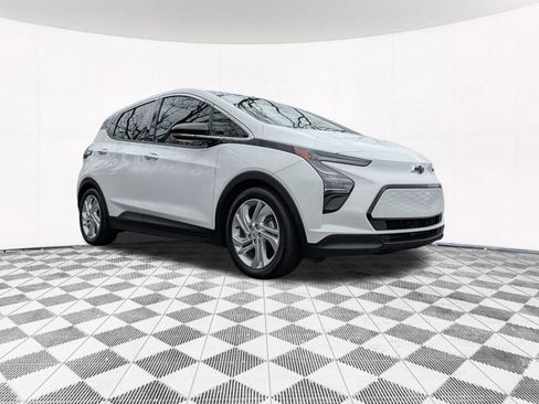 Used 2023 Chevrolet Bolt LT w/ Driver Confidence Package FWD image 14