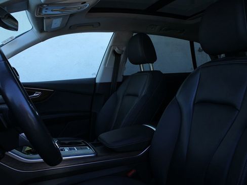 Used 2020 Audi Q8 Premium w/ Black Optic Package image 11