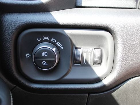 New 2026 RAM 2500 Laramie AWD/4WD image 19