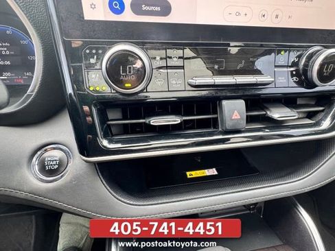 Used 2023 Toyota Highlander Platinum AWD/4WD image 24