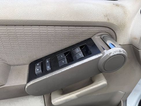 Used 2007 Ford Explorer Sport Trac XLT RWD image 12