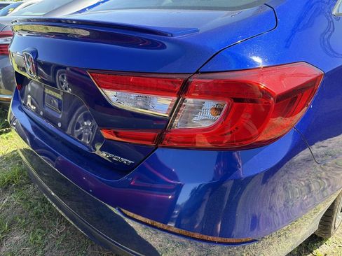 Used 2018 Honda Accord Sport image 6