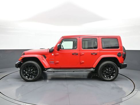 Used 2022 Jeep Wrangler Unlimited Sahara w/ Cold Weather Group AWD/4WD image 9