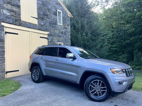 Used 2019 Jeep Grand Cherokee Limited w/ Luxury Group II AWD/4WD image 35