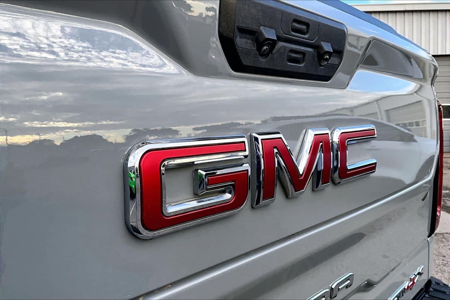 Used 2024 GMC Sierra 1500 AT4X AWD/4WD image 32