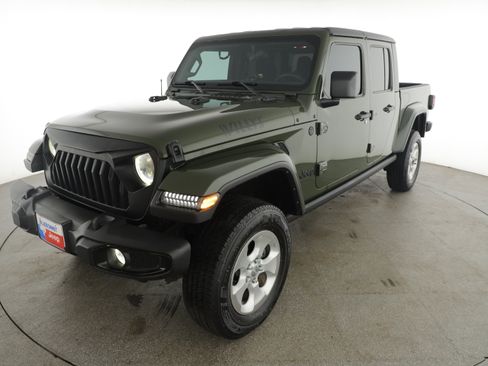 Used 2021 Jeep Gladiator Sport image 3