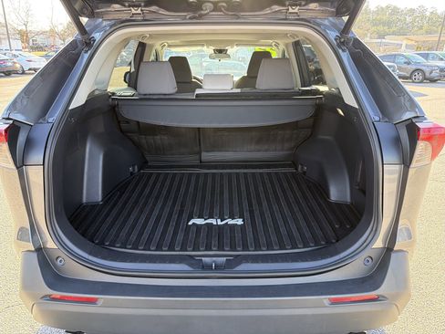 Certified 2022 Toyota RAV4 XLE w/ Convenience Package image 30