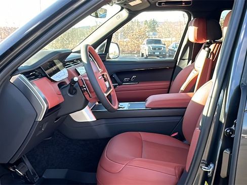 New 2025 Land Rover Range Rover SV image 11