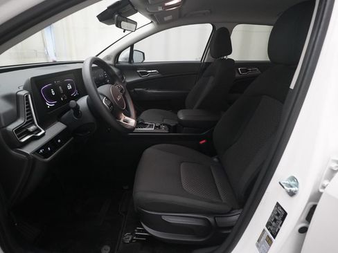 Used 2023 Kia Sportage LX AWD/4WD image 7