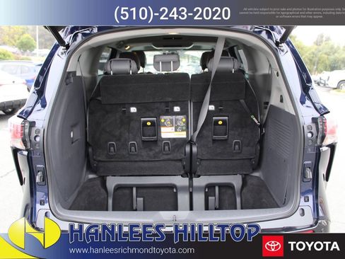 Used 2021 Toyota Sienna Limited image 10