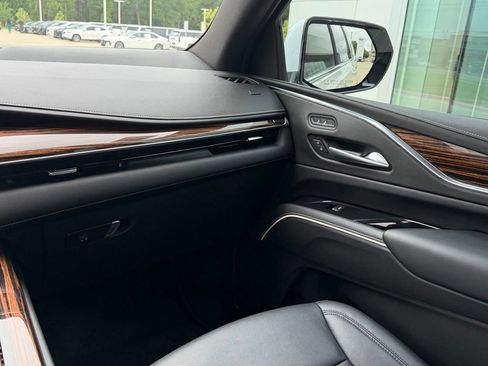 Used 2023 Cadillac Escalade ESV Luxury w/ LPO, Floor Liner Package RWD image 20