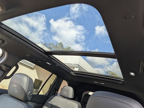 New 2026 Buick Enclave Sport Touring w/ Power Package image 19