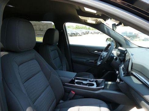 New 2027 Chevrolet Equinox LT w/ Midnight Edition AWD/4WD image 9