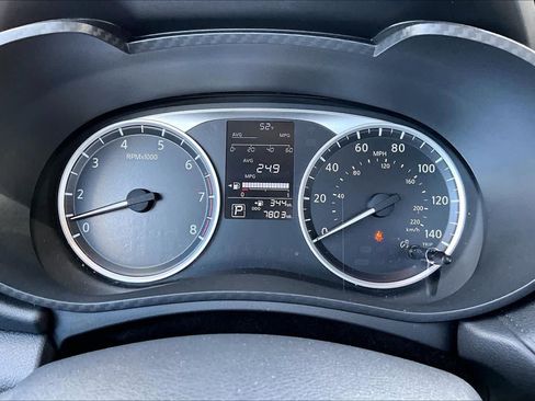 Used 2025 Nissan Versa S w/ Trunk Package image 21