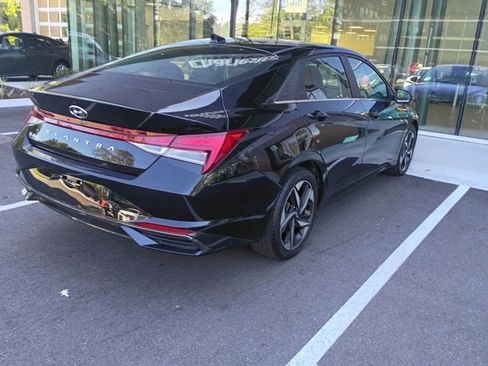 Certified 2021 Hyundai Elantra SEL w/ Convenience + Premium Package FWD image 3