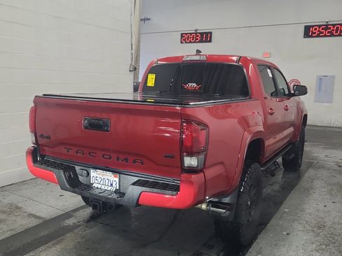 Used 2022 Toyota Tacoma SR5 w/ Technology Package image 6