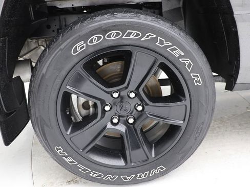 Used 2020 RAM 1500 Big Horn AWD/4WD image 9
