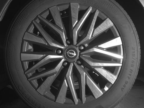 Used 2025 Nissan Altima 2.5 SV image 14