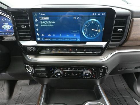 Used 2022 Chevrolet Silverado 1500 High Country image 39