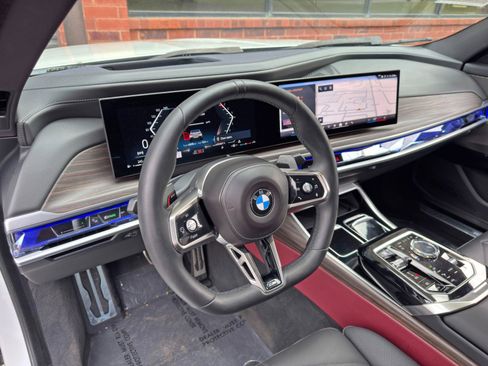 Used 2023 BMW 740i w/ Parking Assistance Package RWD image 15