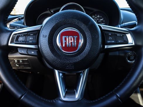 Used 2017 FIAT 124 Spider Lusso RWD image 14