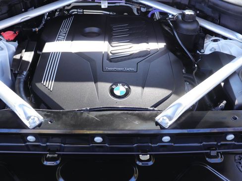 Used 2022 BMW X5 sDrive40i w/ Premium Package image 39