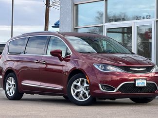 Used 2020 Chrysler Pacifica Touring-L Plus w/ Tire & Wheel Group FWD video 2