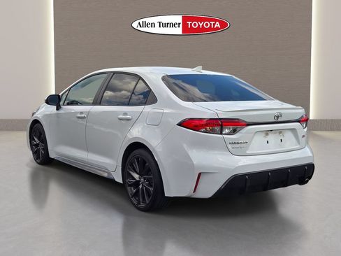 Used 2023 Toyota Corolla SE FWD image 7