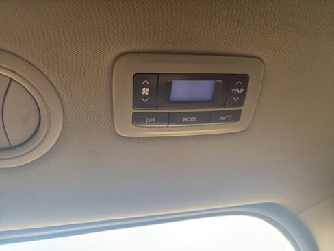 Used 2017 Toyota Sienna Limited Premium image 20