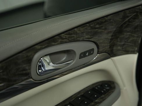 Certified 2014 Buick Enclave Premium FWD image 35