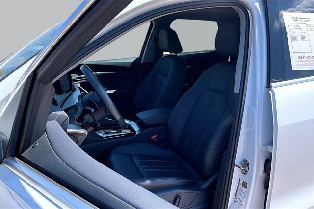 Used 2025 Audi Q5 Premium w/ Convenience Package AWD/4WD image 27