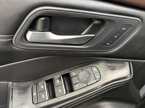 Used 2023 Nissan Rogue SL w/ SL Premium Package image 16