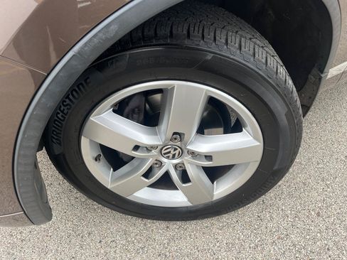 Used 2013 Volkswagen Touareg TDI AWD/4WD image 45