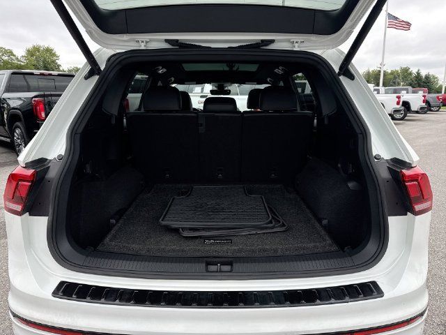 Used 2022 Volkswagen Tiguan SE R-Line AWD/4WD image 26