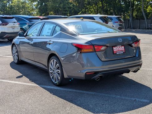 New 2025 Nissan Altima 2.5 SL image 8