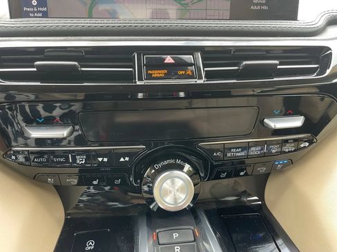 Used 2025 Acura MDX SH-AWD w/ Advance Package image 27