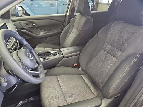 Used 2024 Nissan Rogue SV image 15