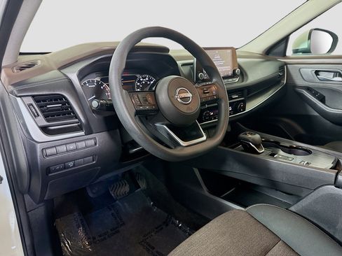 Used 2023 Nissan Rogue SV image 23